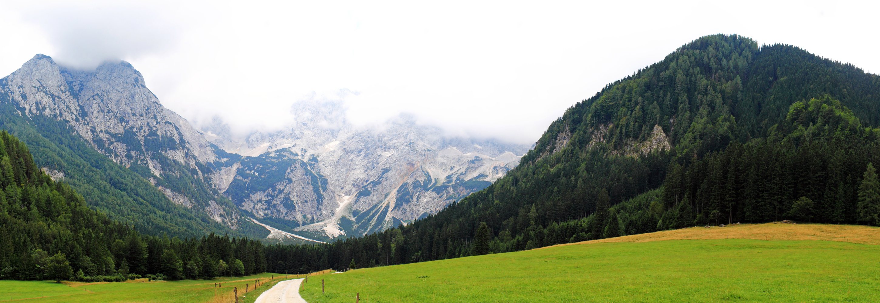 Image of a panoramic view from Jezersko